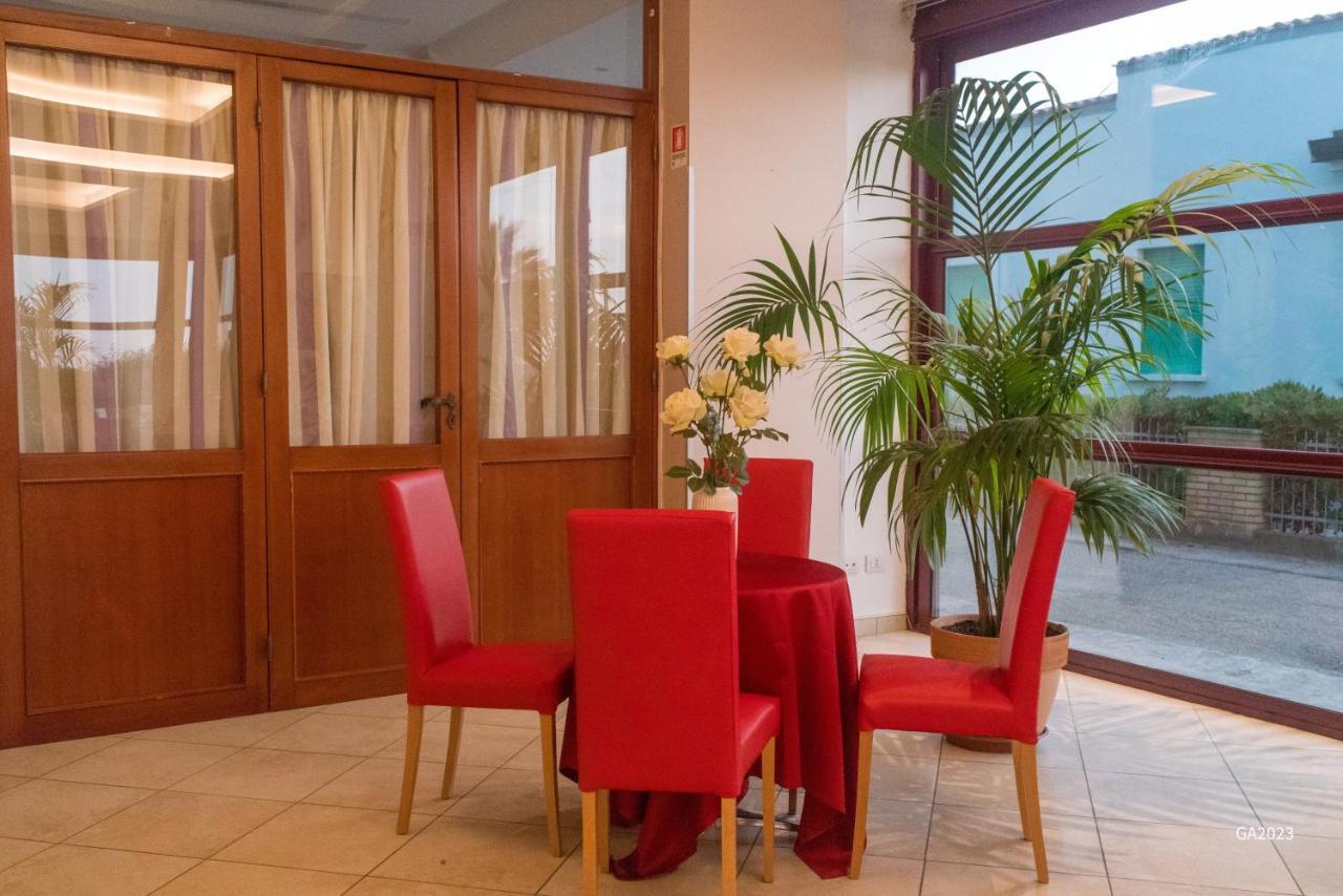 Hotel Spiaggia Villa Paola ベラーリア・イジェア・マリーナ エクステリア 写真