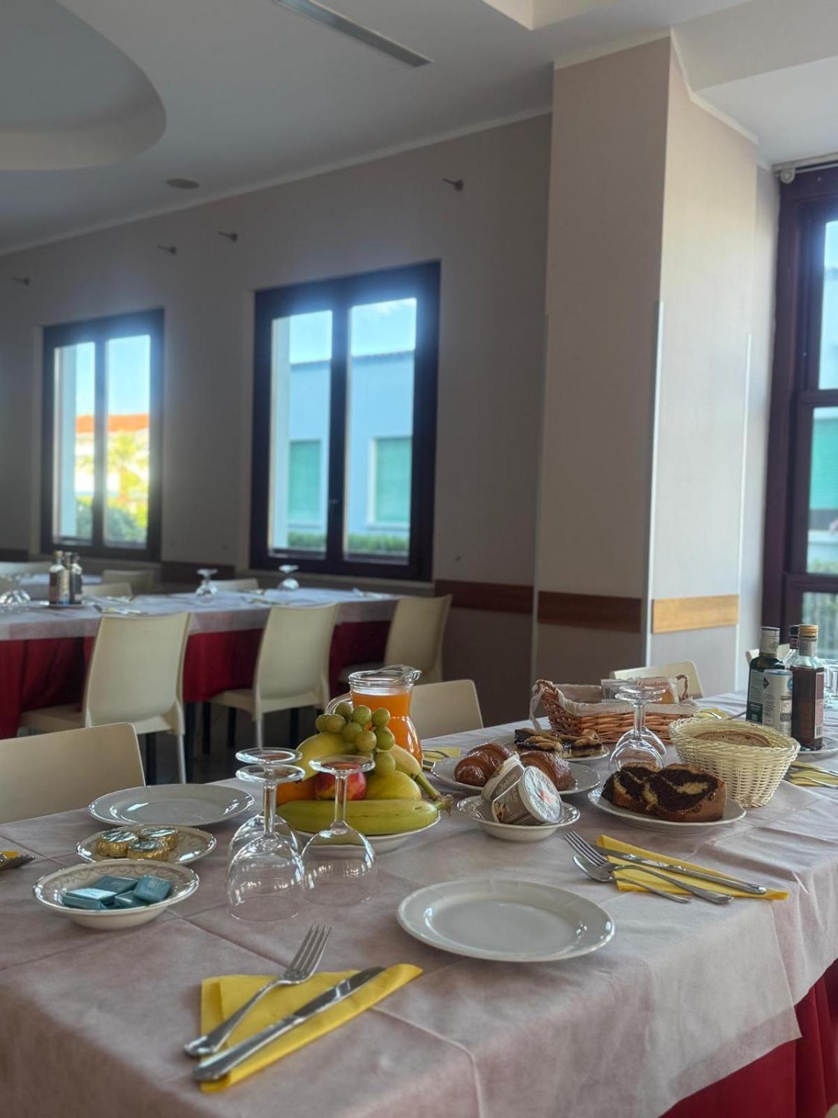 Hotel Spiaggia Villa Paola ベラーリア・イジェア・マリーナ エクステリア 写真