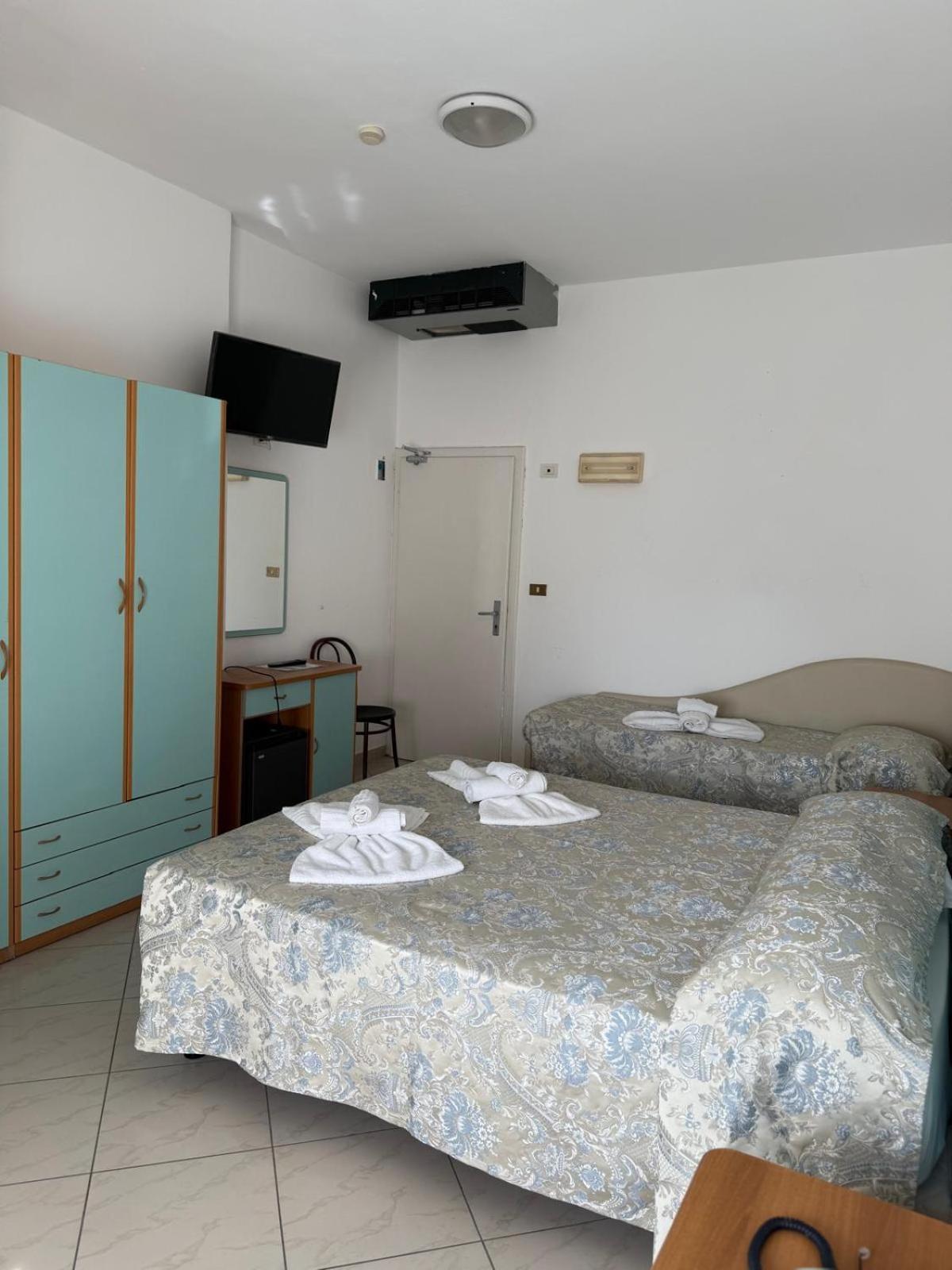 Hotel Spiaggia Villa Paola ベラーリア・イジェア・マリーナ エクステリア 写真